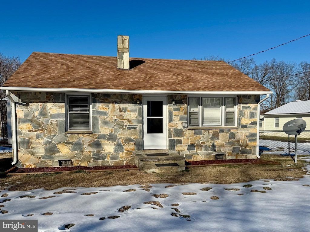 view of front of property