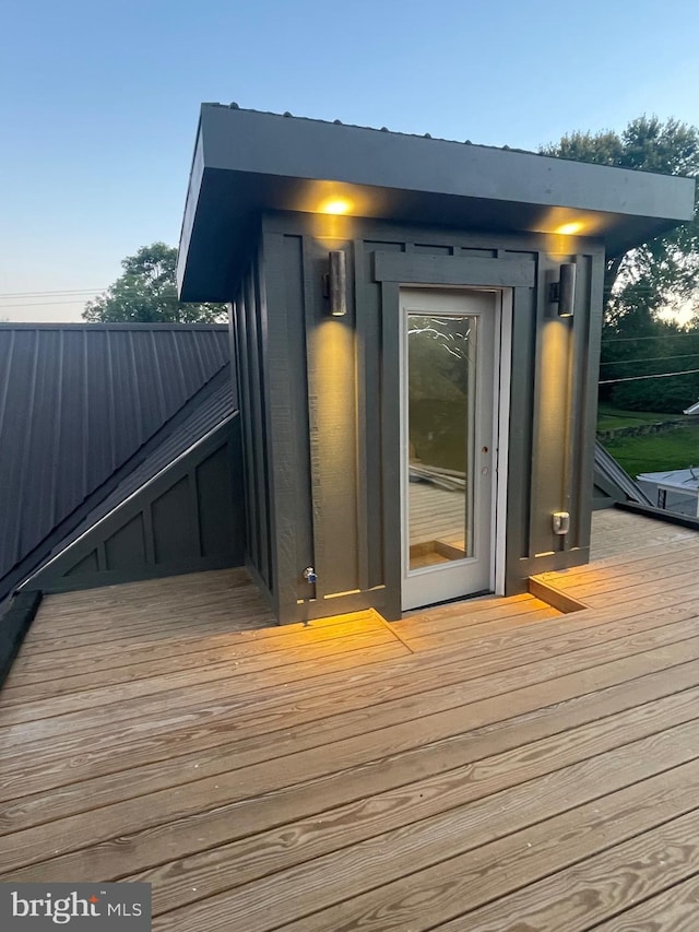 view of deck at dusk