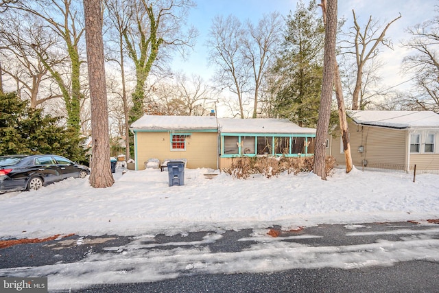 view of front of property