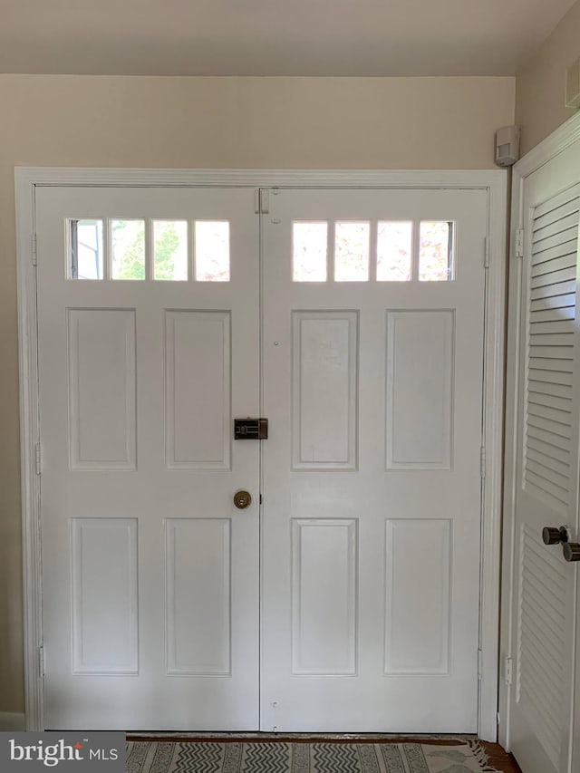 8107 Orville St, Alexandria, VA 22309 - foyer with visible vents
