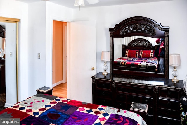 bedroom with ceiling fan