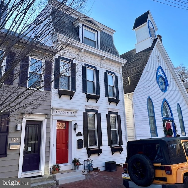 view of front of house