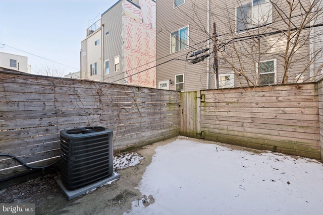 view of yard featuring central AC unit