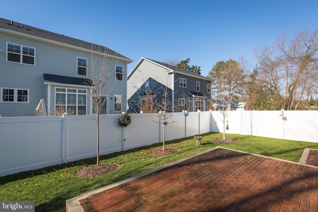 view of yard featuring a patio