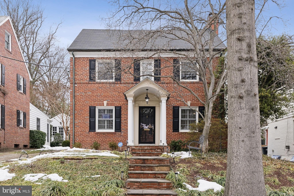 view of front of property