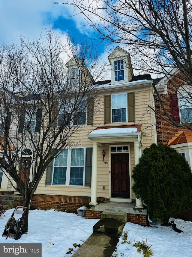 view of front of property