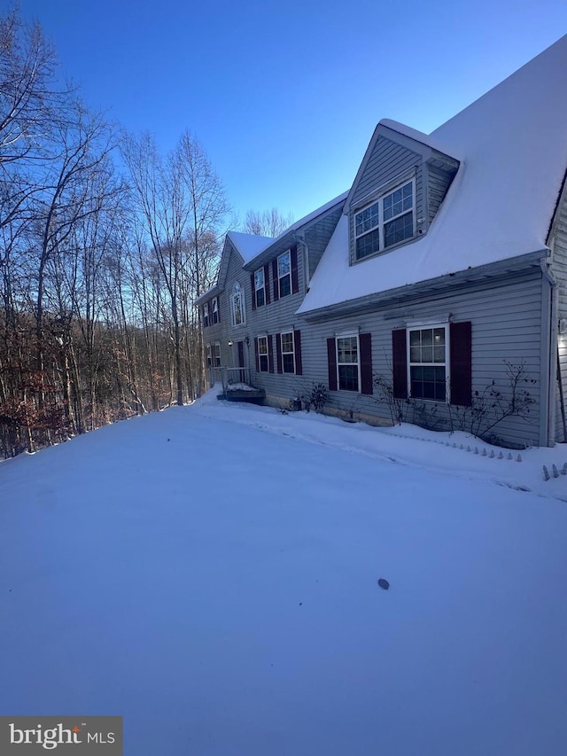 view of front of property