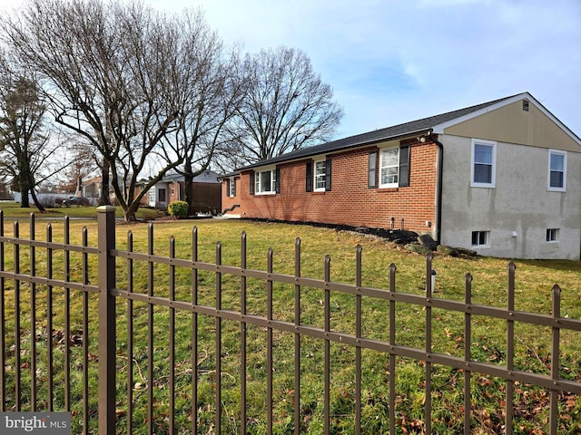 exterior space featuring a lawn