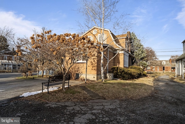 view of front of property