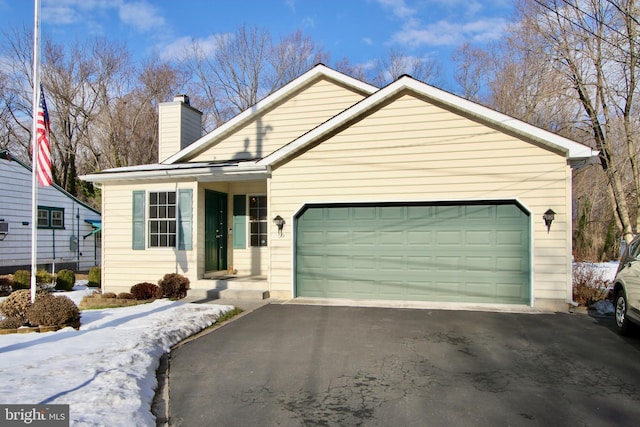 view of front facade featuring a garage