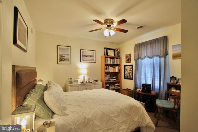 bedroom with ceiling fan