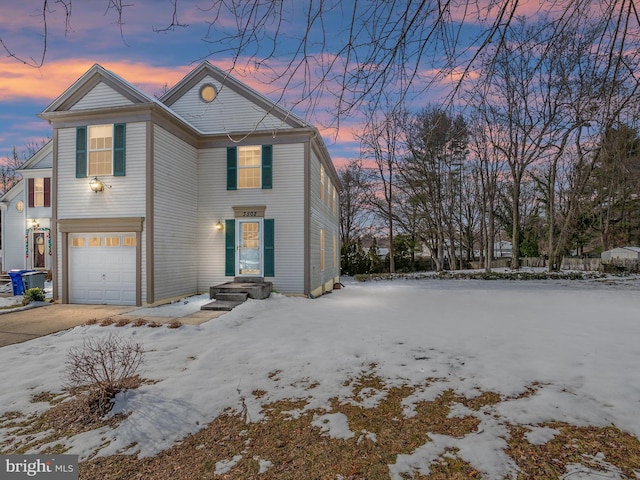 view of front property featuring a garage