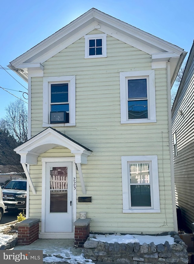 view of front of house