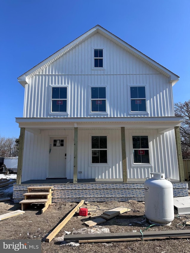 view of front facade featuring covered porch