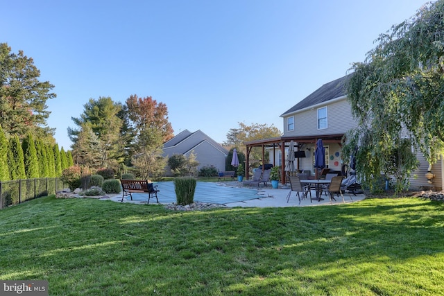 view of yard featuring a patio