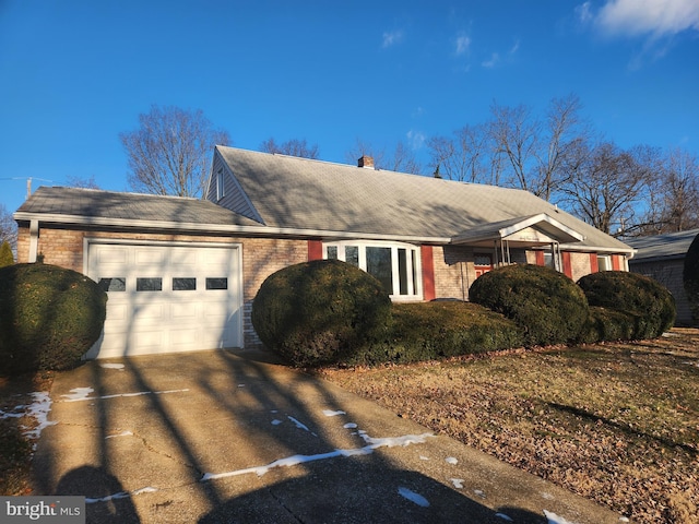 view of front facade featuring a garage