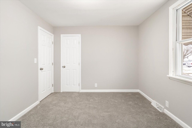 empty room with carpet