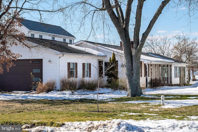 view of front of home featuring a garage