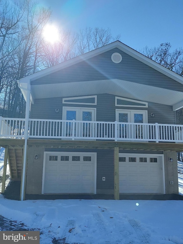 view of front of home featuring a garage