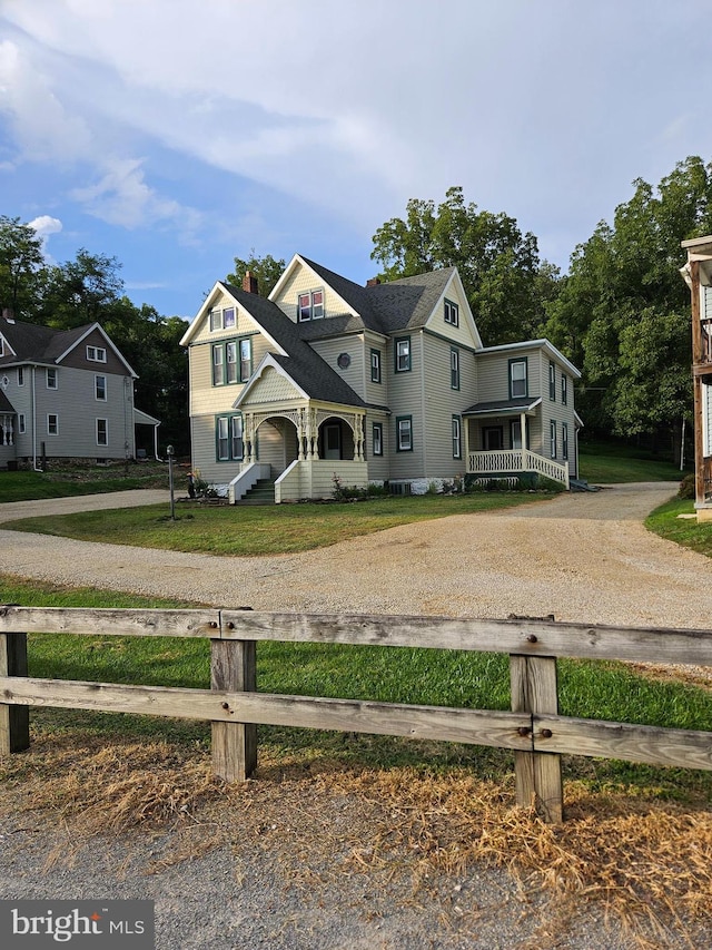 view of front of house