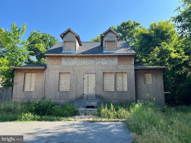 view of front of property