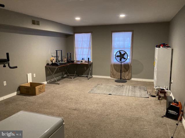 office area with carpet flooring