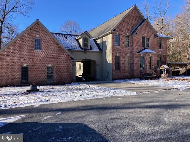 view of front of house