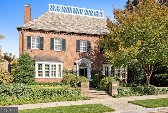 view of colonial inspired home