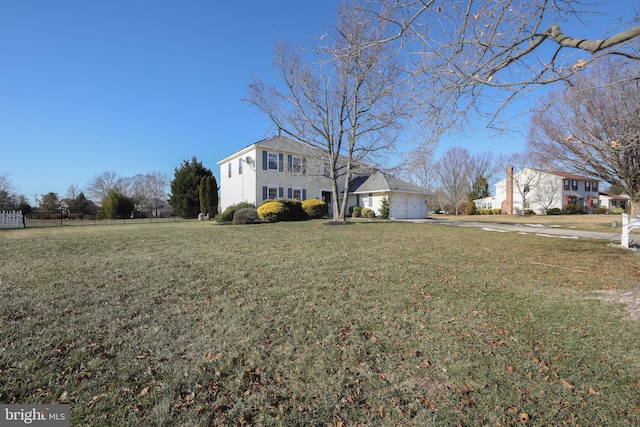 view of front facade with a front yard