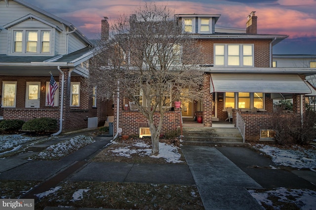 view of front of home with covered porch