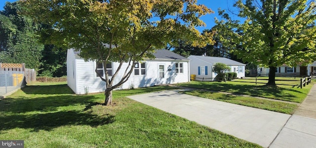 view of front of house with a front yard