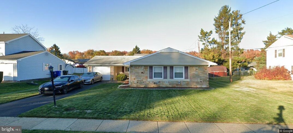 view of front of house with a front yard