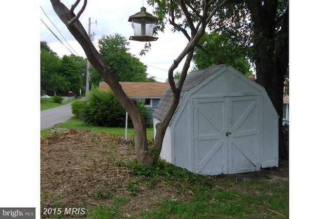 view of outbuilding