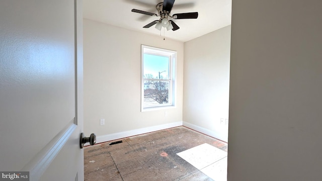 unfurnished room featuring ceiling fan