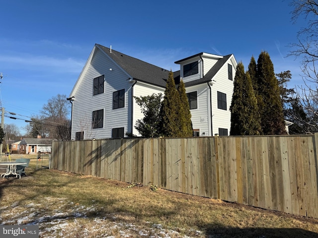 view of home's exterior