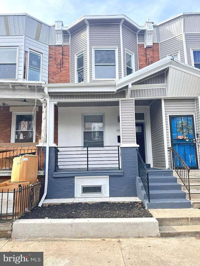 view of front of house with covered porch