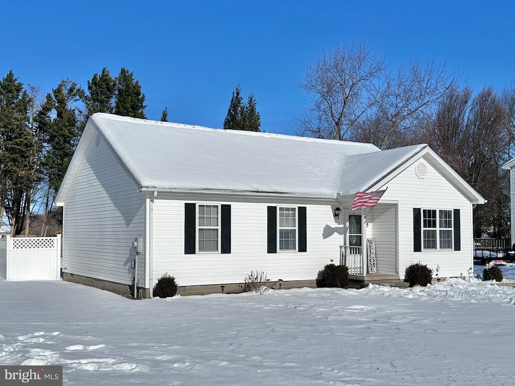 view of front of property