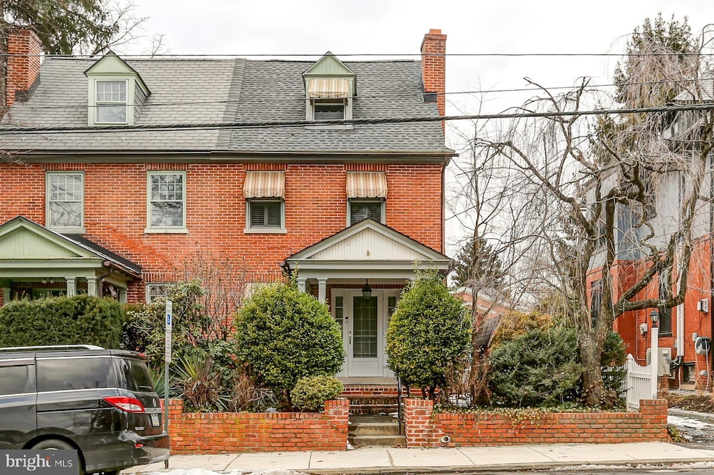 view of front of house