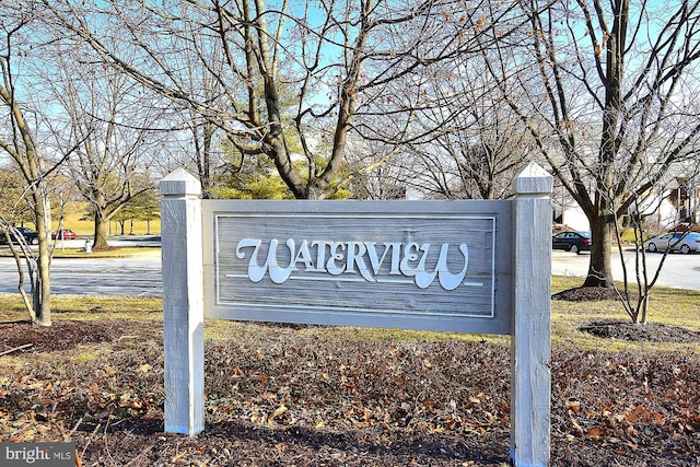 view of community / neighborhood sign