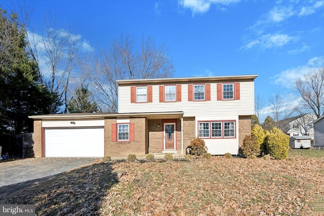 view of front property featuring a garage