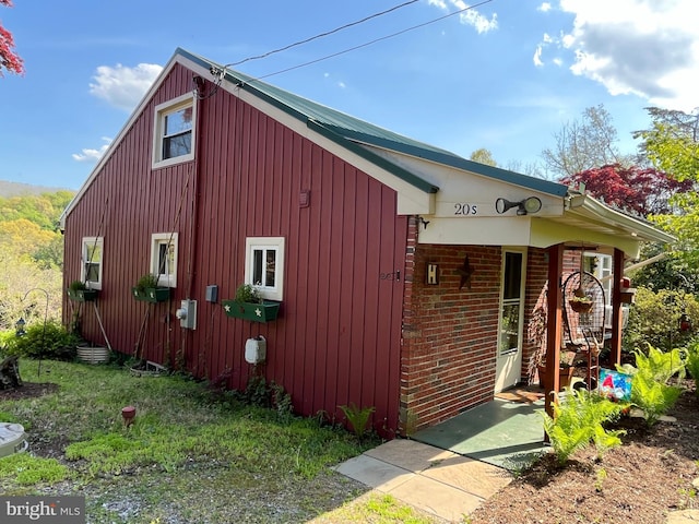 view of outdoor structure