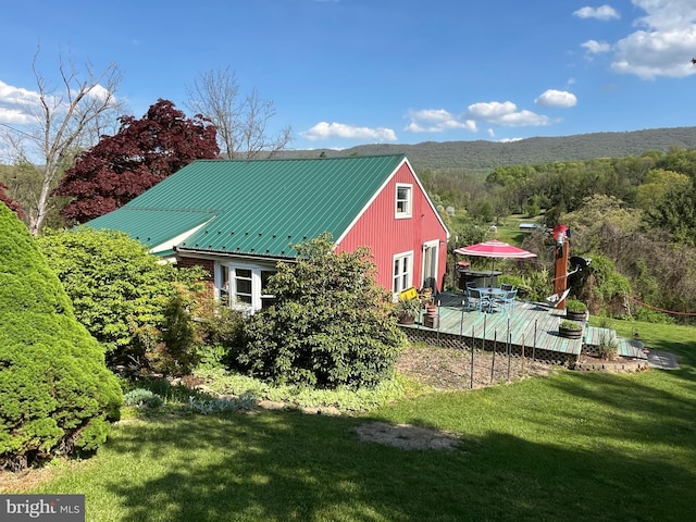 exterior space featuring a yard