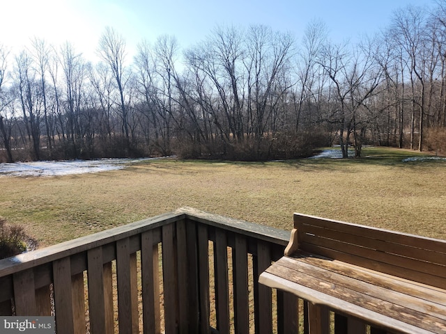 view of yard featuring a water view