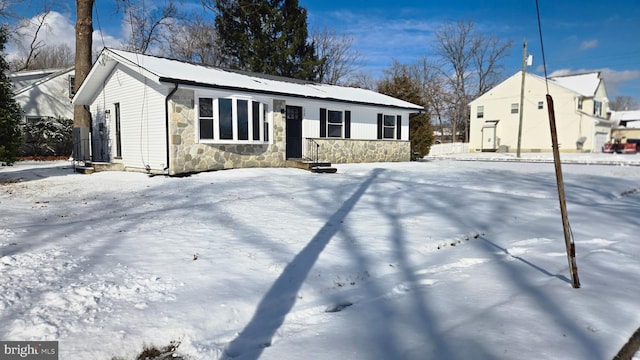 view of front of property