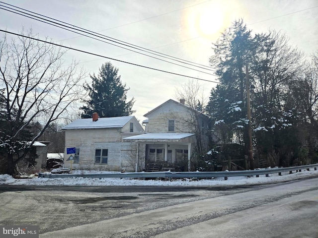 view of front facade