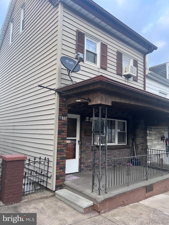 view of front facade featuring covered porch