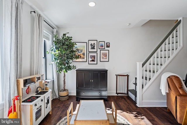 entryway featuring dark hardwood / wood-style floors