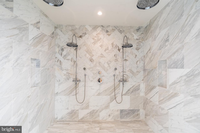 full bath featuring recessed lighting and a tile shower