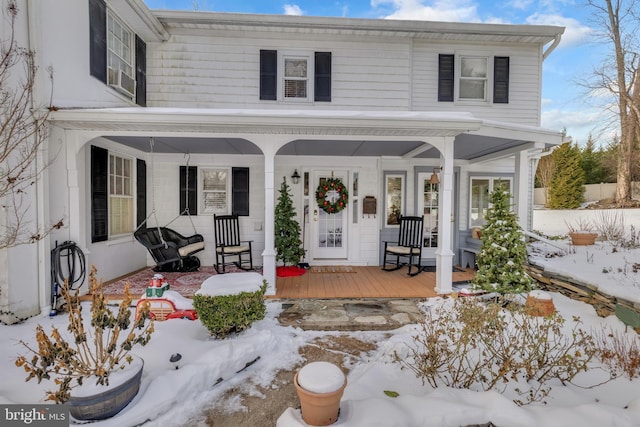 view of front of home featuring a porch