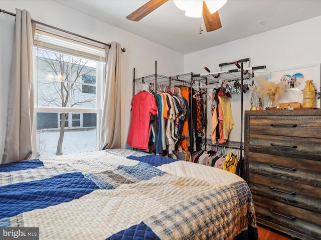 bedroom with ceiling fan